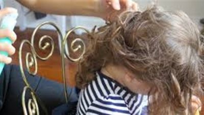 «حضريه بنفسك» 3 أنواع من بخاخ فك تشابك الشعر من مكونات البيت