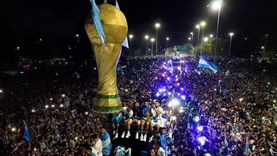 كأس العالم 2022 منتخب الأرجنتين ينجو من كارثة والمواطنون: تعلموا من المغرب (فيديو)