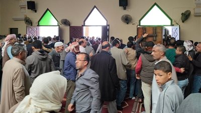 آلاف يشيعون جنازة عبد الحليم الجمال رائد العمل الخيري في سيناء (صور)