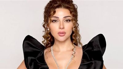 ميريام فارس تحتفل بأعياد الكريسماس بحضور بابا نويل