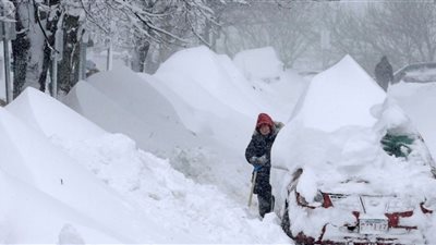 فيديو مرعب يوثق اللحظات الأخيرة لحياة فتاة ماتت في عاصفة ثلجية