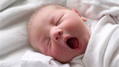 «حالة طبية نادرة»، ولادة طفل لا يشبه والديه بسبب ضياع الكروموسومات