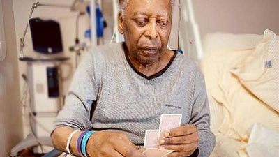 «مازال على قيد الحياة» البرازيل تجهز لجنازة بيليه (فيديو وصور)