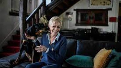 باعت كتبها 15 مليون نسخة ،وفاة الأديبة الفرنسية فرنسواز بوردان