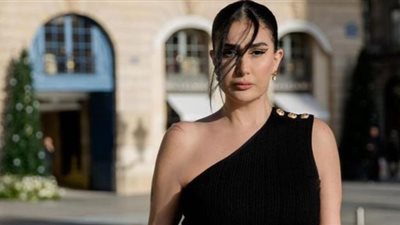 غادة عبدالرازق تستقبل العام الجديد بإطلالة جريئة والجمهور: «الساحرة الشريرة»