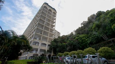 وصية بيليه قبل وفاته وسر الطابق التاسع في مقبرة نيكروبول العمودية