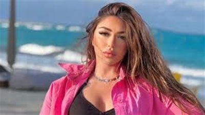 أحمد سلامة يكشف حقيقة خلافه مع ابنته سارة بسبب ملابسها الجريئة