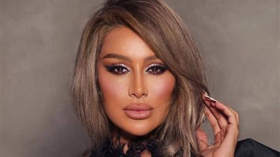 مايا دياب تتعرض لموقف محرج بسبب طولها وتعلن رفضها للمساواة (فيديو)