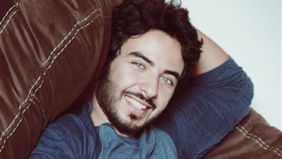 تفسير الحلم بشاب جميل في المنام للعزباء والمطلقة والمتزوجة