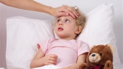 ما أسباب الحمى عند الأطفال؟ ومتى تزورين الطبيب؟