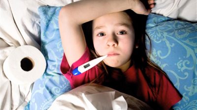 «لا تقلقي» تعرفي على المدة الطبيعية لنزلة البرد عند طفلك