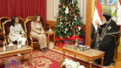 مايا مرسي في ضيافة البابا تواضروس للتهنئة بعيد الميلاد (صور)