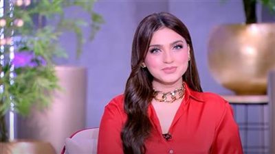 ياسمين عز: «جدي عاش 98 سنة بسبب جدتي كانت مهنياه» (فيديو)