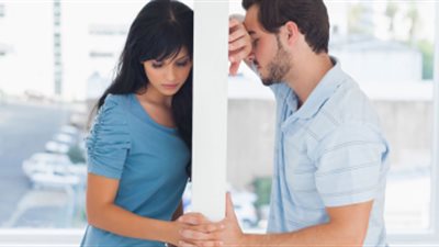 «بسبب رائحة الثوم» زوج يرفع دعوى نشوز ضد زوجته