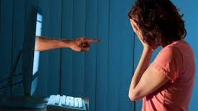 استغلال الحلال وابتزاز الزوجات بفيديوهات «ما الموقف القانوني؟»