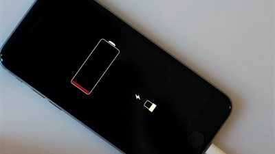 «بخطوات بسيطة» تعرفي على كيفية شحن هاتف آيفون بسرعة