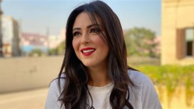 نشرة أهل الفن| نهى عابدين حافية القدمين وعمرو دياب مع ملكة جمال مصر