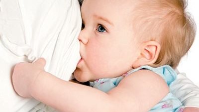 «للأمهات الجدد» علامات تختبرين بها وصول لبن الثدي لطفلك