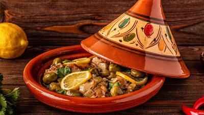 «بخطوات بسيطة» اعملي طاجن الدجاج على الطريقة المغربية