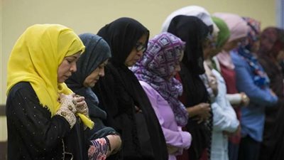 حكم التعوذ من العذاب عند قراءة آية فيها وعيد بالصلاة؟ المفتي يجيب