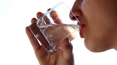 دراسة تحذر من قلة تناول المياه «تؤدي إلى الوفاة»