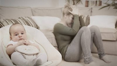 «اكتئاب ما بعد الولادة» لماذا تدخل السيدات في نوبات بكاء بعد الإنجاب؟