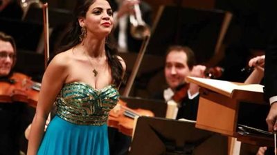 السوبرانو فاطمة السعيد تتعرض لموقف محرج في حفل المتحف المصري