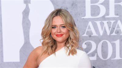 إميلي أتاك تخشى الاغتصاب والقتل كل ليلة (تفاصيل) 