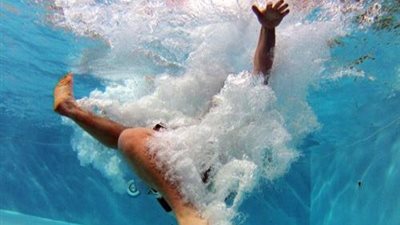 تفاصيل غرق طالبة في حمام السباحة أثناء التمرين