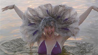 أغرب 4 تسريحات مجنونة للشعر المتجمد بالثلج حول العالم (صور)