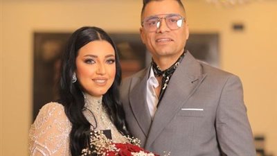  رقص والدة حسن شاكوش في خطوبته تشعل السوشيال ميديا (فيديو)