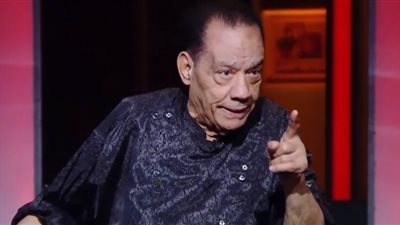 شاهدي| الظهور الأول لبنت حلمي بكر بعد وعكته الصحية الأخيرة