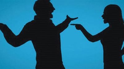 زوجة تطلب الطلاق: ضربني لرفضي الجلوس أمام شقيقه دون حجاب