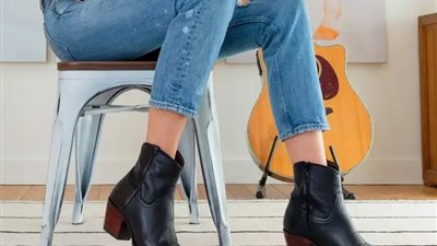 أشهرها «ديور وهيرميز» أجمل تصميمات الأحذية الشتوية للفتيات قصيرات القامة