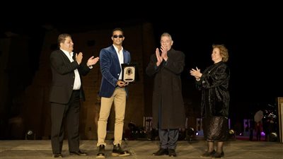 «إهداء إلى عمر الشريف» أول تعليق من محمد رمضان بعد تكريمه بمهرجان الأقصر