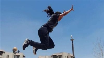 «أخوها دخل عليها» فتاة تلقي بنفسها من الرابع بسبب «تيك توك»