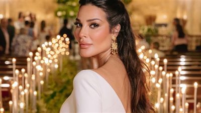 «بعد إعلان خطوبتها» نادين نسيب نجيم في إطلالات جذابة