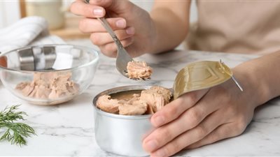 دراسة تحذر الحوامل من تناول التونة