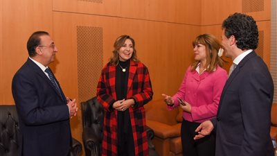 نيفين الكيلاني تطلق إشارة بدء أعمال تطوير أكاديمية الفنون بالإسكندرية