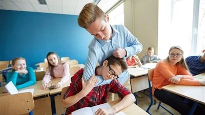 برلمانية تطالب بحرمان الطالب «المتنمر» من دخول الامتحان