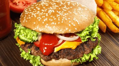 «مفيدة للجهاز المناعي» دراسة تفجر مفاجأة بشأن الوجبات السريعة