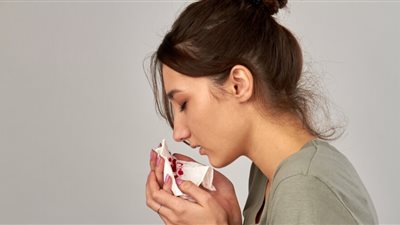 تفسير حلم ترجيع الدم من الفم في المنام وعلاقته بتعرضك للحسد