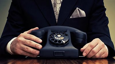 تفسير حلم الاتصال بالميت في المنام للعزباء والمتزوجة والمطلقة