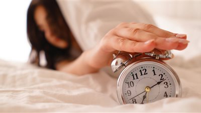 «بشرى للكسالى» النوم الطويل في الشتاء يطيل العمر ويقي من الأمراض