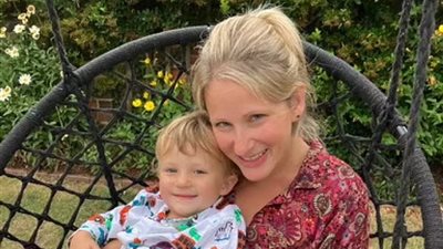 كاتي تلجأ إلى حيلة طول العمر بعد تشخيص طبي خاطئ