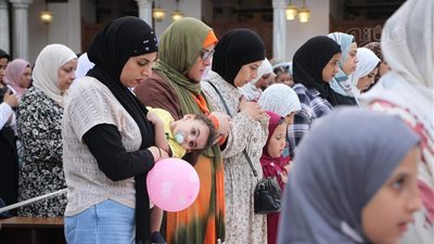 تفسير حلم لخبطة الصلاة في المنام وعلاقته بوجود امرأة حقودة بحياتك