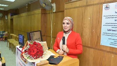 «حسناء عيد» طبيبة بدرجة فنانة تصمم قطع رائعة من الإكسسوارات 