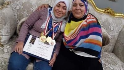 «هير نيوز» تنشر قصص ستات بـ100 ست| «تهاني»: ربيت الـ6 بنات بعد وفاة زوجي و«هاجر» بطلة حياتي