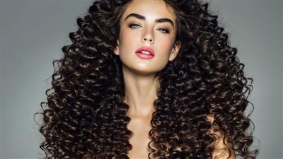 لظهور جذاب| أفضل 7 زيوت للعناية بالشعر المُجعد