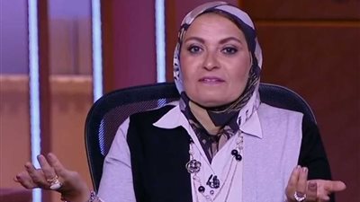 المحكمة تبرئ هبة قطب من تهمة إهانة الرجل المصري